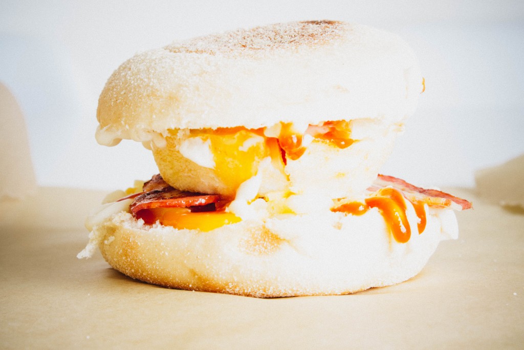 Copycat mcmuffin breakfast sandwiches| seefoodplay.com