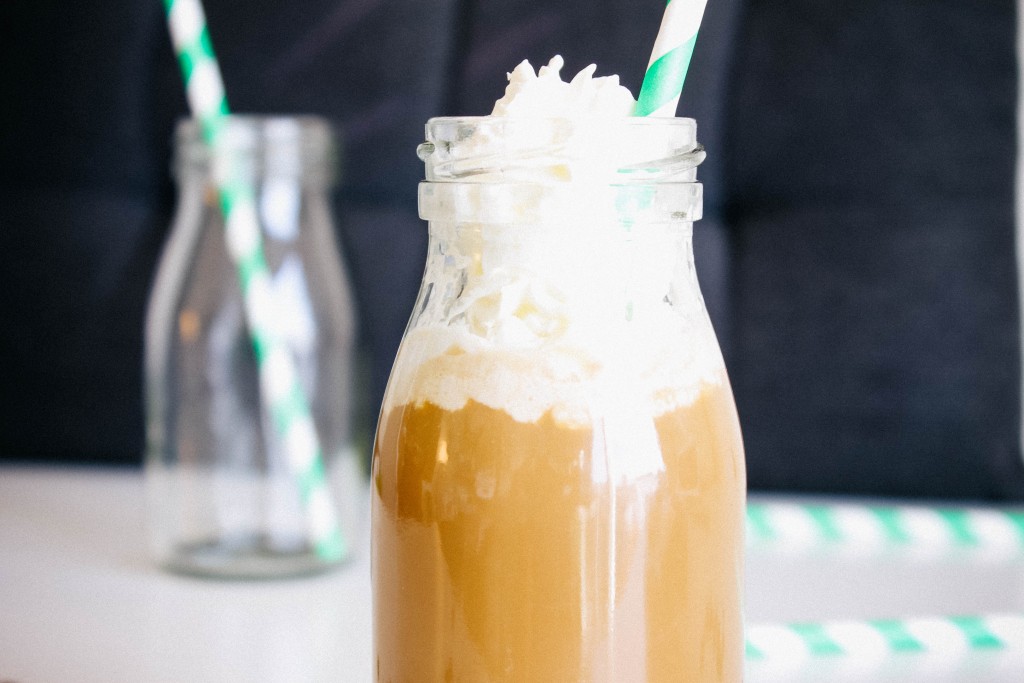 Copycat Starbucks Frappuccino | seefoodplay.com
